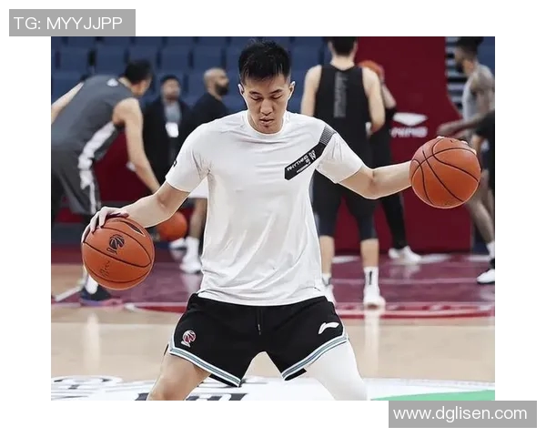 郭艾伦休赛季全力以赴强化训练不留隐患展现篮球痴徒精神 郭艾伦休赛季全力以赴强化训练不留隐患展现篮球痴徒精神